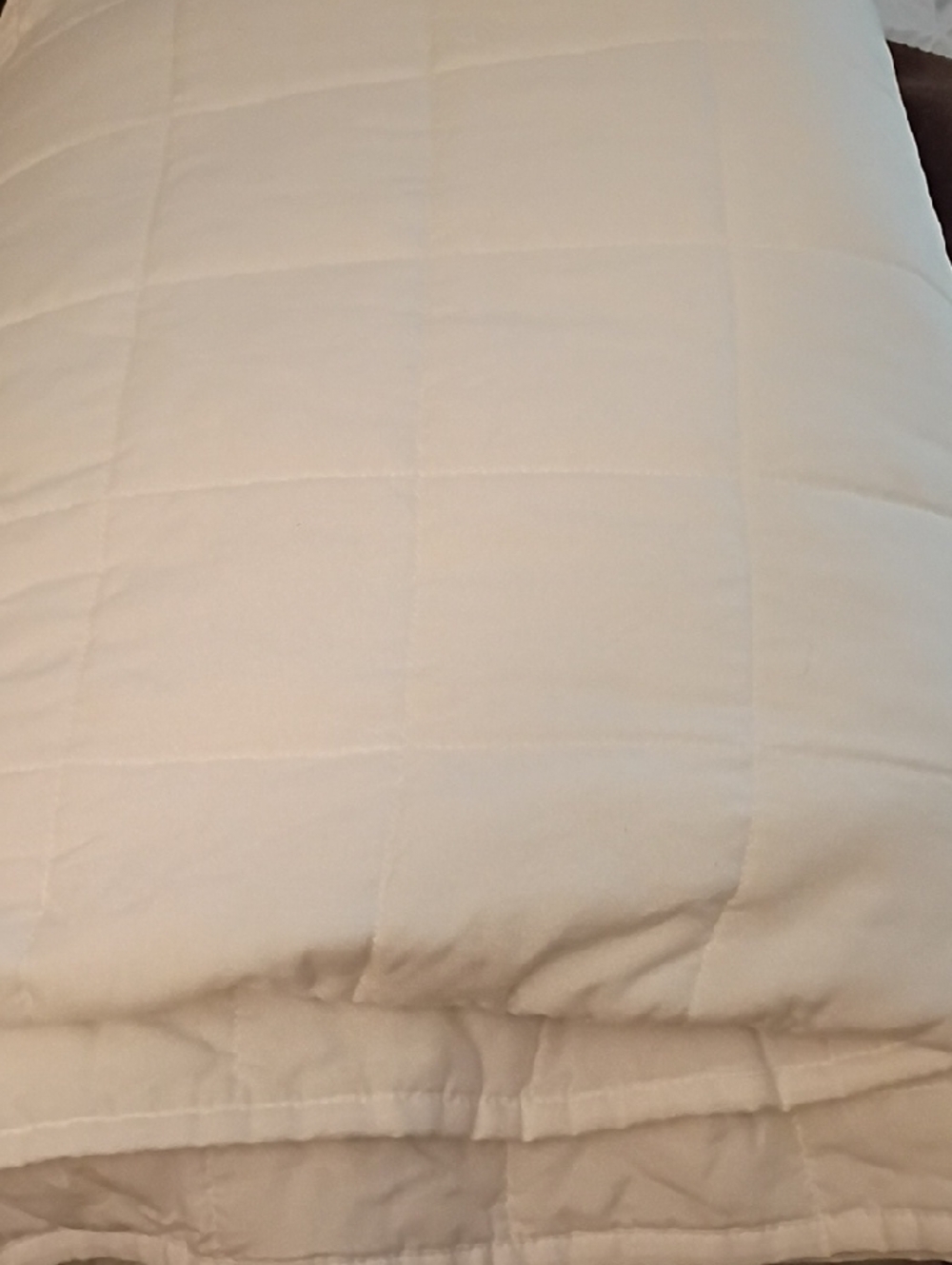 Premium Quilted White Comforter - Unbranded